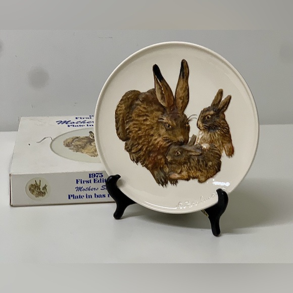 1975 Vtg First Edition Mother Series bas Relief Goebel Rabbit Collector Plate - Picture 4 of 16